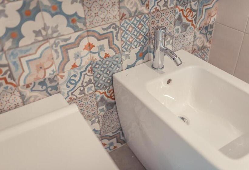 اتاق استاندارد سه نفره, A Coffa Rooms