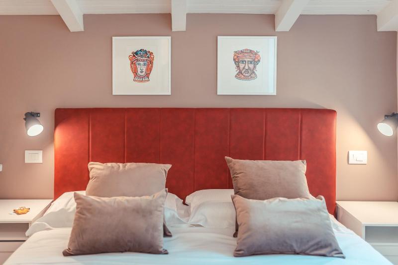 اتاق استاندارد, A Coffa Rooms