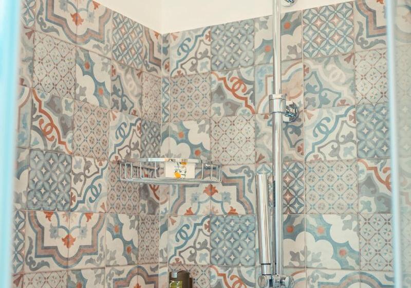 اتاق استاندارد با بالکن, A Coffa Rooms
