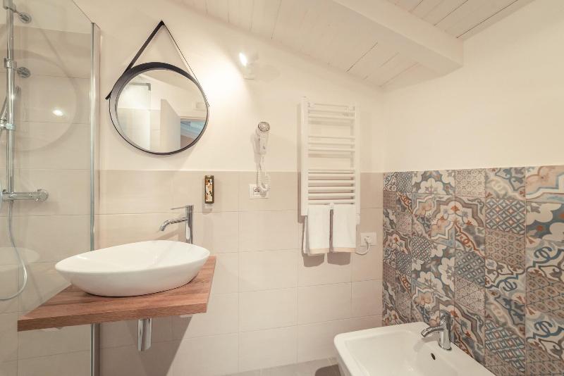 اتاق استاندارد, A Coffa Rooms
