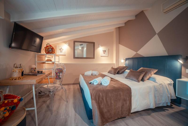 اتاق استاندارد, A Coffa Rooms
