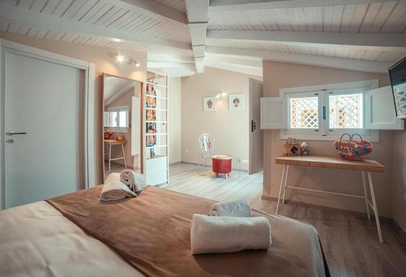 اتاق استاندارد سه نفره, A Coffa Rooms