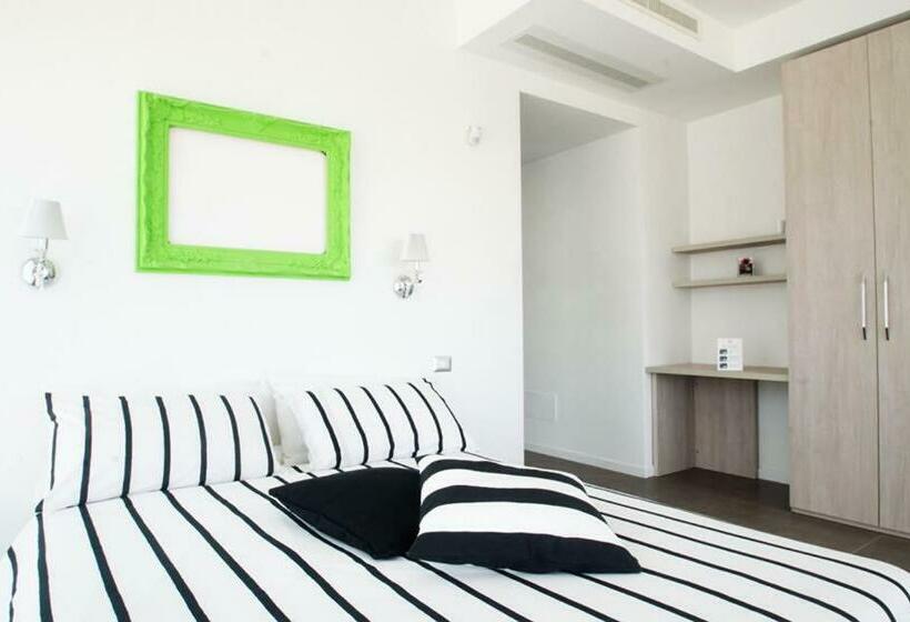 اتاق استاندارد با وان آب گرم, Max Luxury Suite   Servizio Spiaggia Inclusa