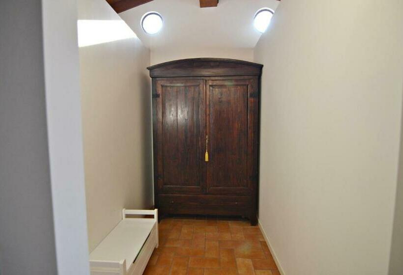 سوییت خانوادگی, Corte Delle Giuggiole