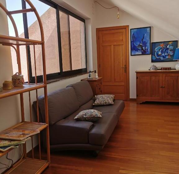 اتاق لوکس, Villa Grande
