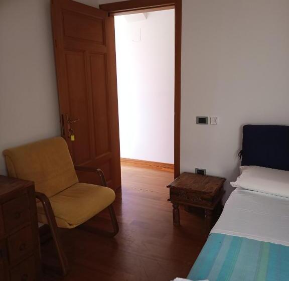 اتاق استاندارد چهار تخته, Villa Grande