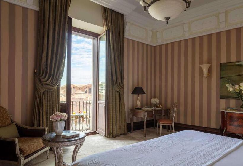 可观景的小型套房, Anantara Palazzo Naiadi Rome Hotel   A Leading Hotel Of The World