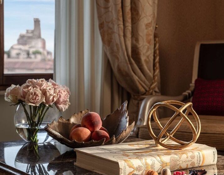 可观景的小型套房, Anantara Palazzo Naiadi Rome Hotel   A Leading Hotel Of The World