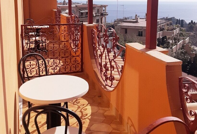 اتاق استاندارد, Andromaco Palace