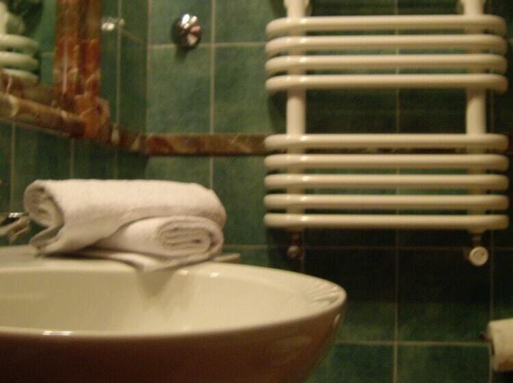 اتاق استاندارد چهار تخته, Andromaco Palace