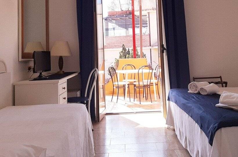 اتاق استاندارد چهار تخته, Andromaco Palace