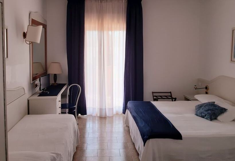 اتاق استاندارد چهار تخته, Andromaco Palace