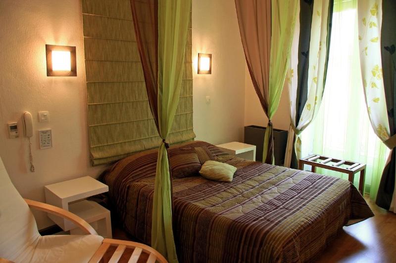 اتاق استاندارد, Logis Hôtel Restaurant Grand Hôtel De Lyon