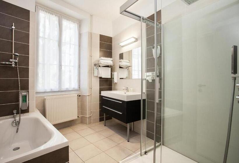 اتاق استاندارد سه نفره, Hôtel Restaurant Plaisance Piscine Couverte Et Chauffée  Proche Sarlat