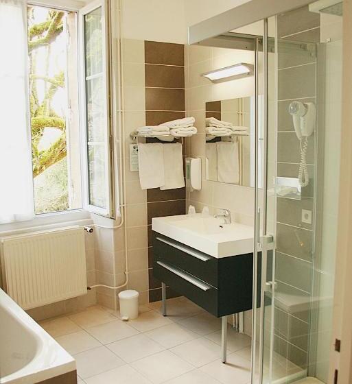 اتاق استاندارد سه نفره, Hôtel Restaurant Plaisance Piscine Couverte Et Chauffée  Proche Sarlat