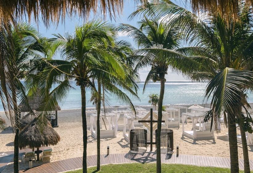 سوییت جونیور با چشم‌انداز دریا, Iberostar Waves Quetzal