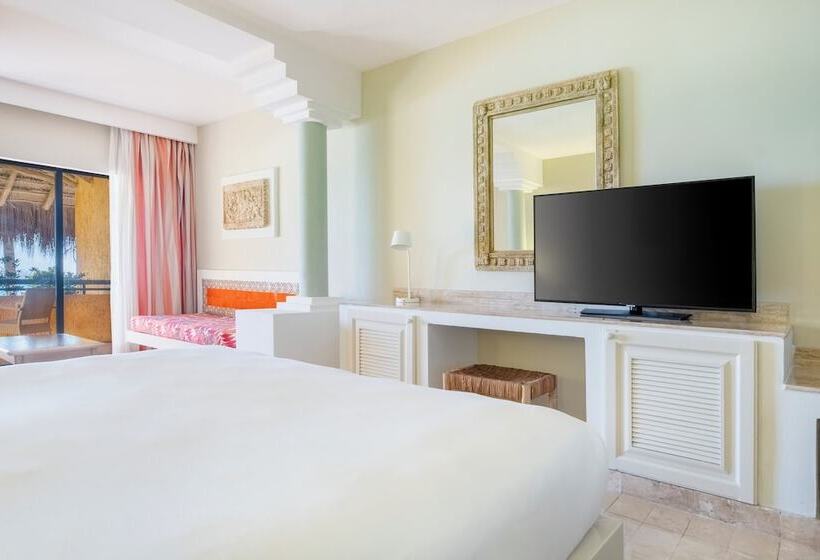 سوییت جونیور با چشم‌انداز دریا, Iberostar Waves Quetzal
