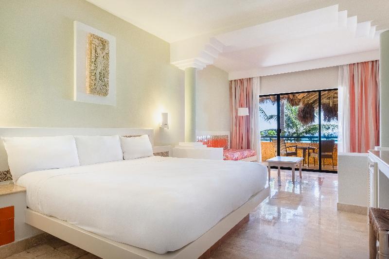 سوییت جونیور با چشم‌انداز دریا, Iberostar Waves Quetzal