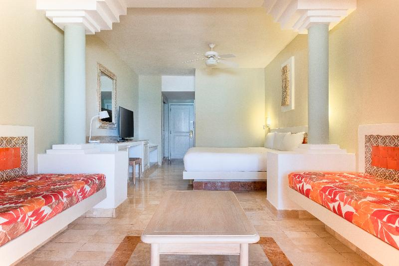 سوییت جونیور با چشم‌انداز دریا, Iberostar Waves Quetzal
