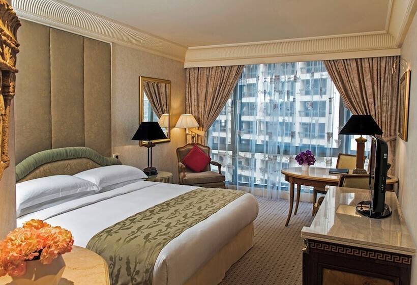 Premium Room Pool View, Intercontinental Phoenicia Beirut