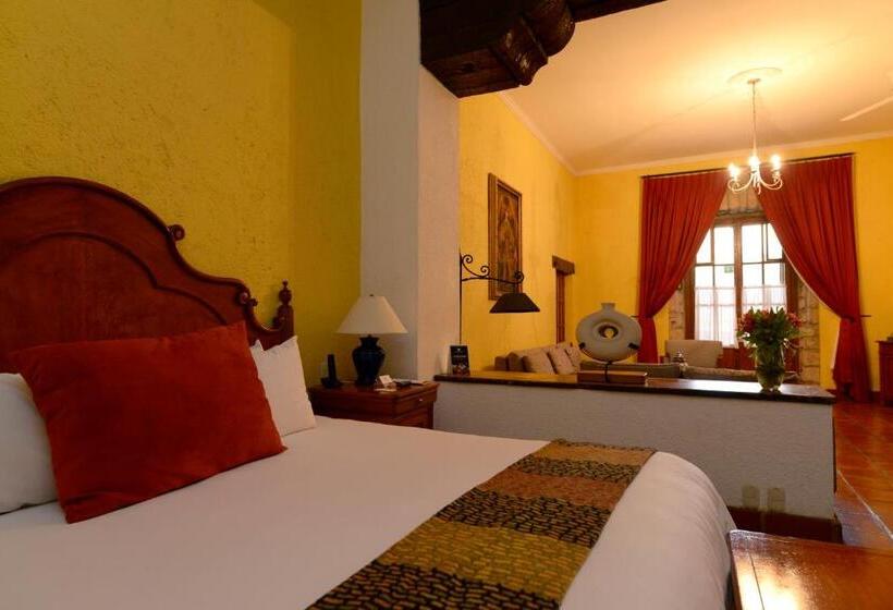 Deluxe Suite, Los Juaninos