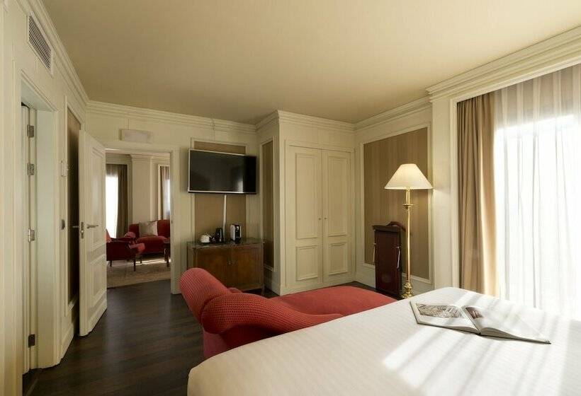 Deluxe Junior Suite, Sevilla Center