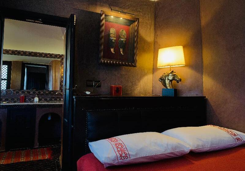 سوییت جونیور لوکس, Sevilla Center