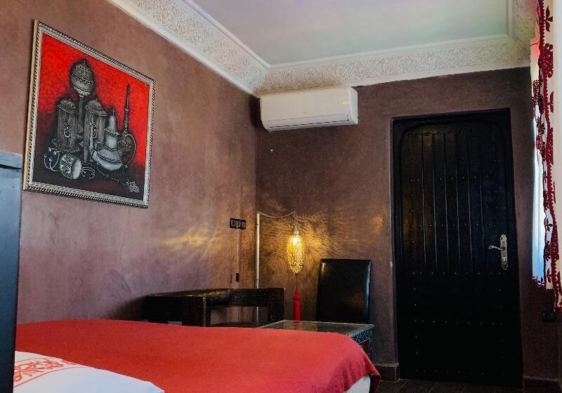 سوییت جونیور لوکس, Sevilla Center