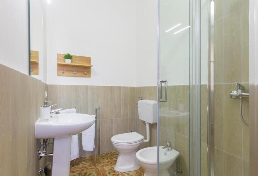 اتاق استاندارد چهار تخته, B&b Villa Ginevra