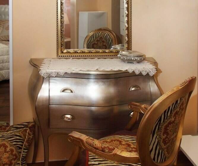 اتاق لوکس با چشم‌انداز دریا, B&b Villa Il Sughero