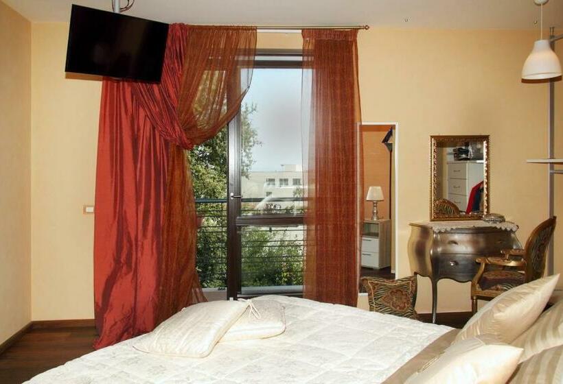 اتاق لوکس با چشم‌انداز دریا, B&b Villa Il Sughero