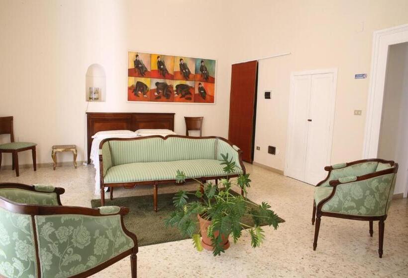اتاق لوکس, Casa Catalano