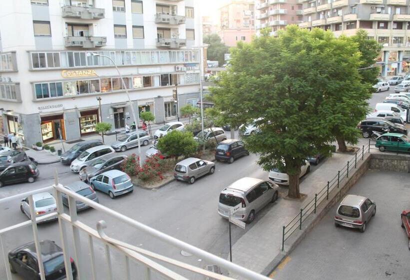 اتاق لوکس, Vacanze Home