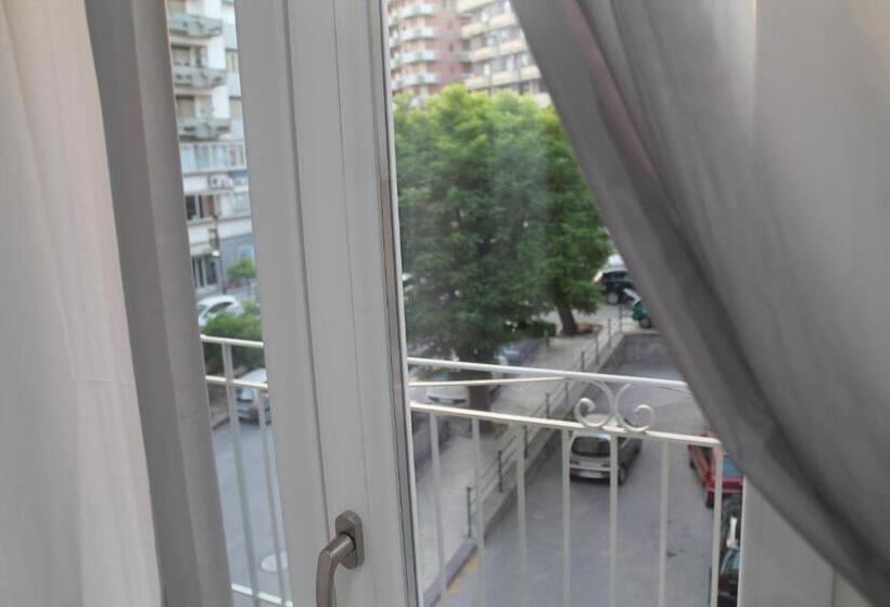اتاق لوکس, Vacanze Home