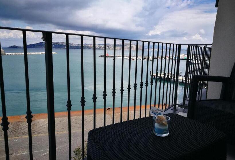 اتاق سه نفره سوپریور با چشم‌انداز دریا, Vento Di Mare