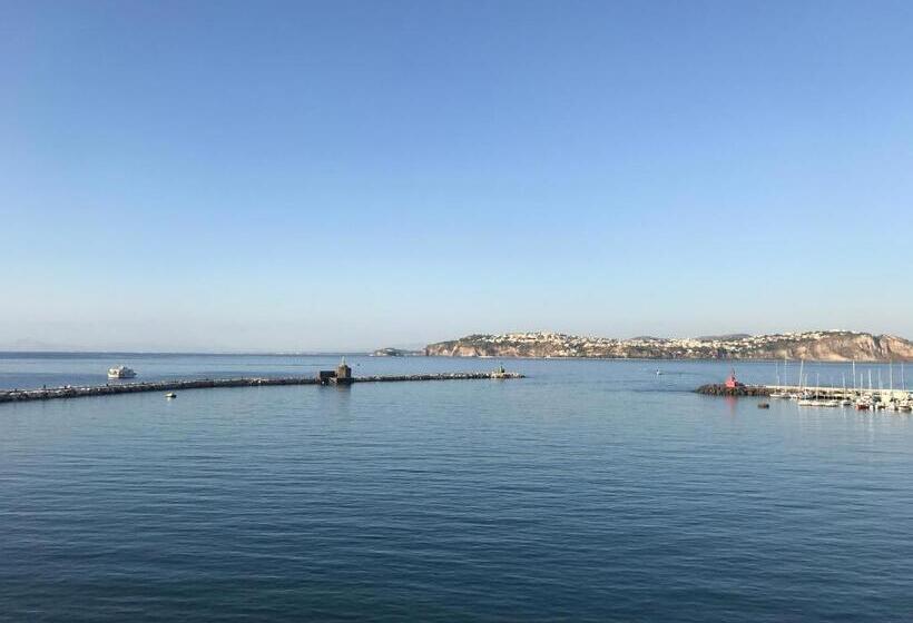 اتاق سه نفره سوپریور با چشم‌انداز دریا, Vento Di Mare