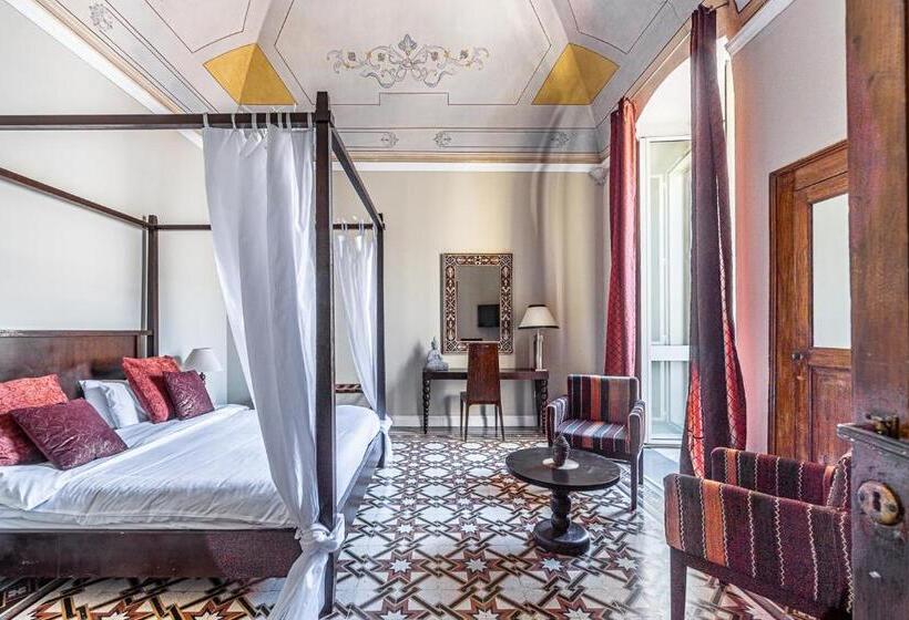 اتاق لوکس با بالکن, Vittorio S Luxury Suites
