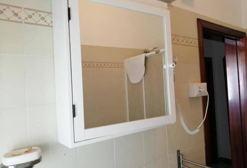 带花园景观的标准三人间, B&b Galletto