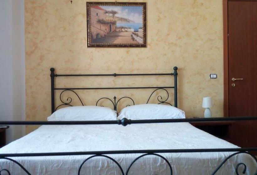 اتاق استاندارد سه نفره, Annabella S Country House