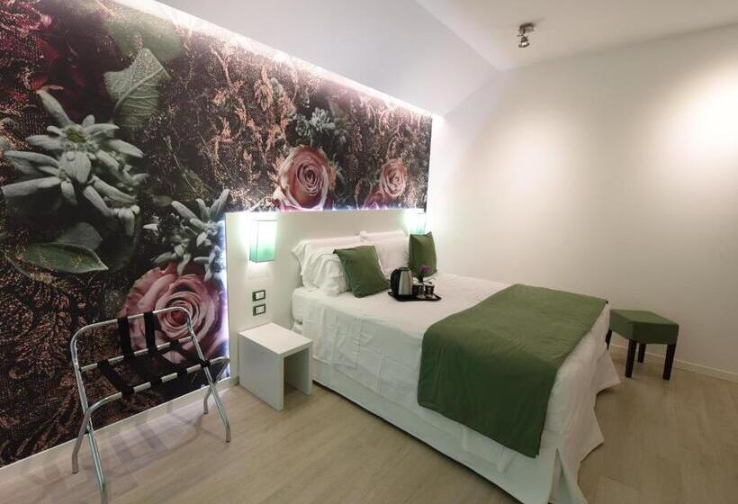 اتاق لوکس با بالکن, Duca S House