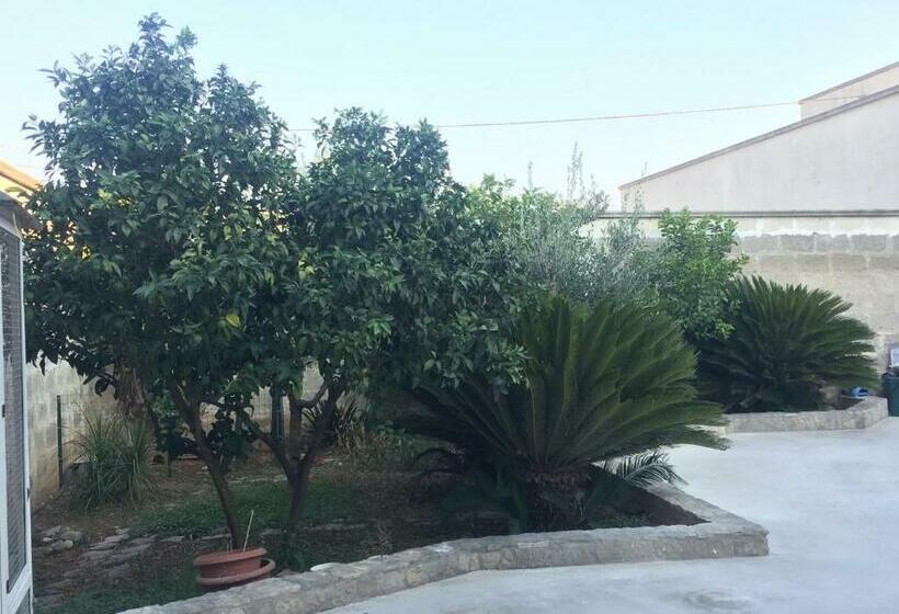 اتاق استاندارد با چشم‌انداز باغ, B&b L  Aurora