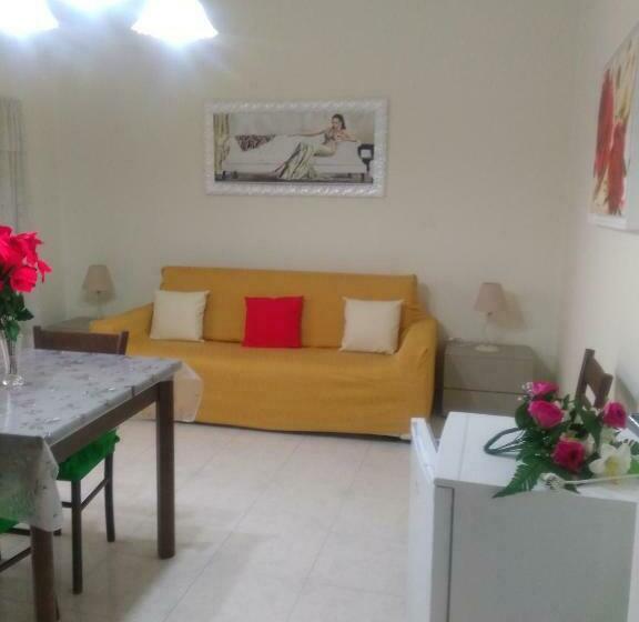 اتاق لوکس با بالکن, Leonessa Di Puglia