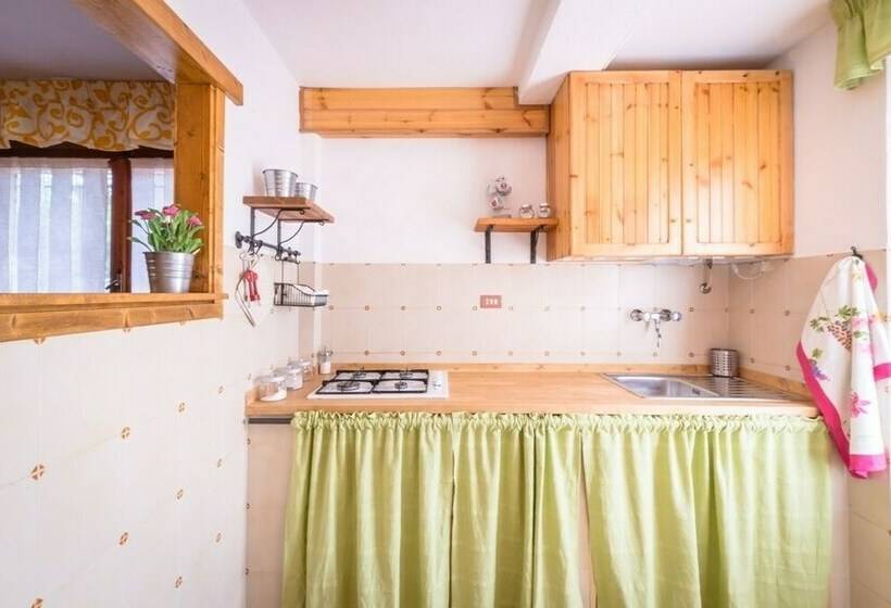 آپارتمان خانوادگی, B&b La Marella