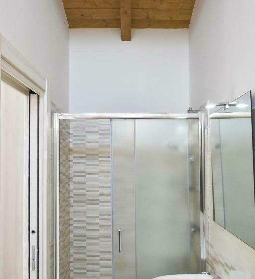 اتاق استاندارد یک نفره, B&b Santa Lucia, Rapolla