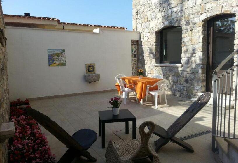آپارتمان 1 خوابه با تراس, Villa Le Favole