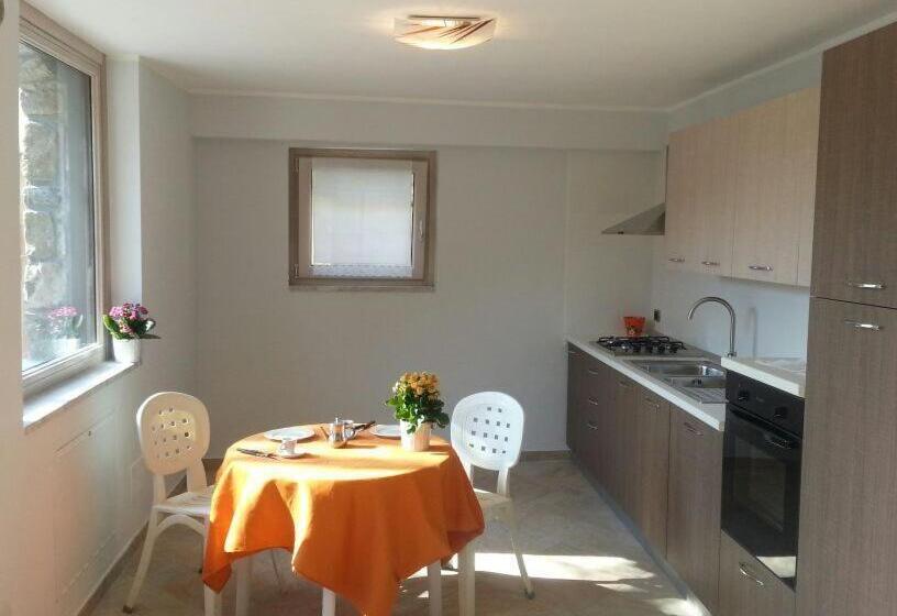 آپارتمان 1 خوابه با تراس, Villa Le Favole