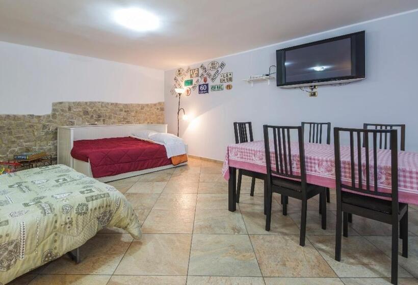 آپارتمان 1 خوابه با تراس, Villa Le Favole
