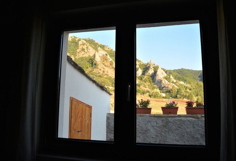 اتاق استاندارد با چشم‌انداز کوهستان, Spazio Natura