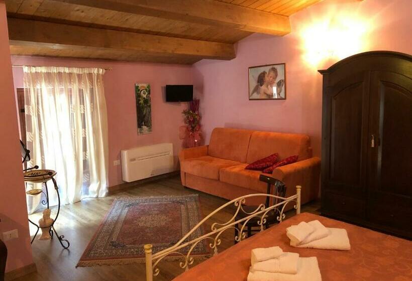 اتاق لوکس چهار تخته, Bed & Breakfast Dhafna Civita