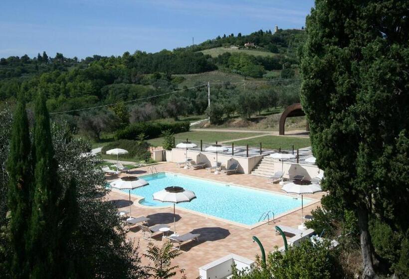 اتاق استاندارد با چشم‌انداز استخر, Agriturismo Monte Giove